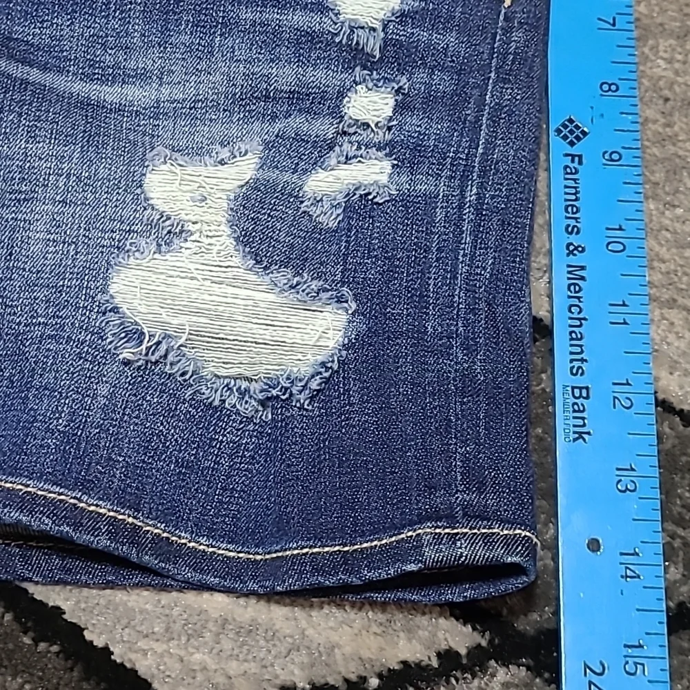 BKE DISTRESSED DENIM JEAN SHORTS